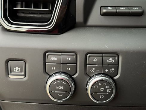 New 2026 GMC Sierra 2500 AT4X image 18