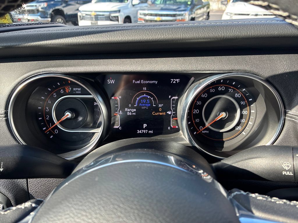Used 2023 Jeep Gladiator Overland w/ Cold Weather Group AWD/4WD image 13