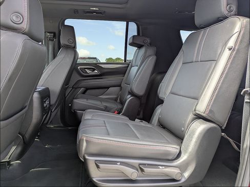 Used 2024 Chevrolet Suburban RST w/ Luxury Package RWD image 15