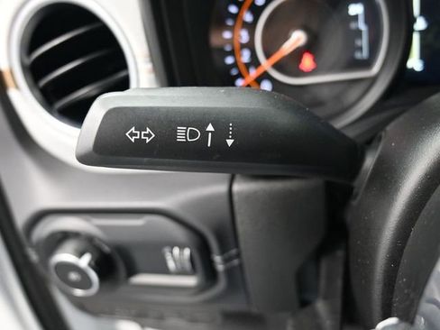 Used 2025 Jeep Wrangler Sahara image 31