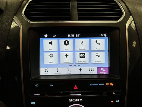 Used 2017 Ford Explorer Limited AWD/4WD image 10