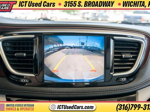 Used 2020 Chrysler Pacifica Limited FWD image 23