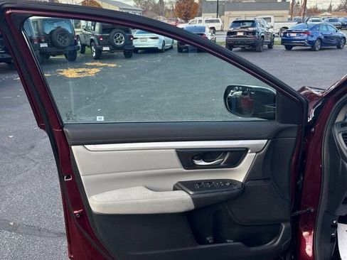 Used 2018 Honda CR-V LX image 9