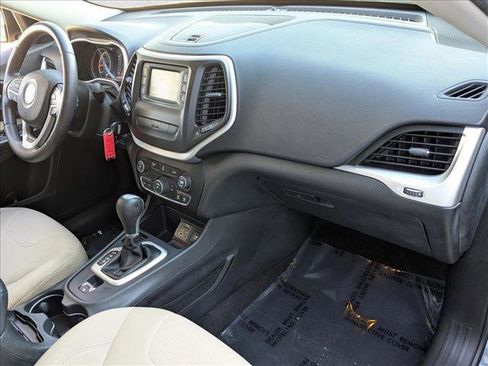 Used 2015 Jeep Cherokee Latitude image 20