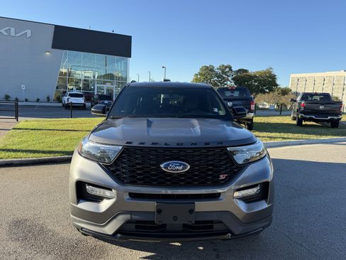 Used 2022 Ford Explorer ST image 6