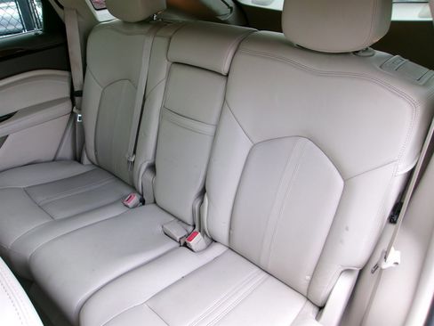 Used 2013 Cadillac SRX Luxury image 12