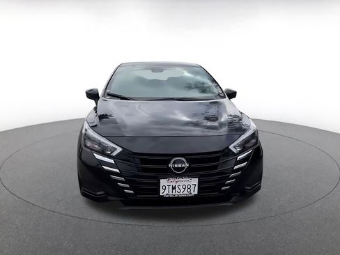 Used 2025 Nissan Versa SV image 4