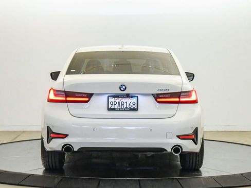 Used 2022 BMW 330i Sedan w/ Driving Assistance Package RWD image 3