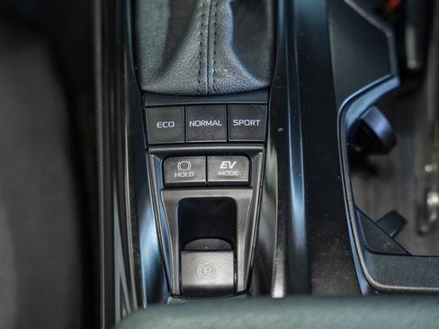 Used 2025 Toyota Camry LE FWD image 22