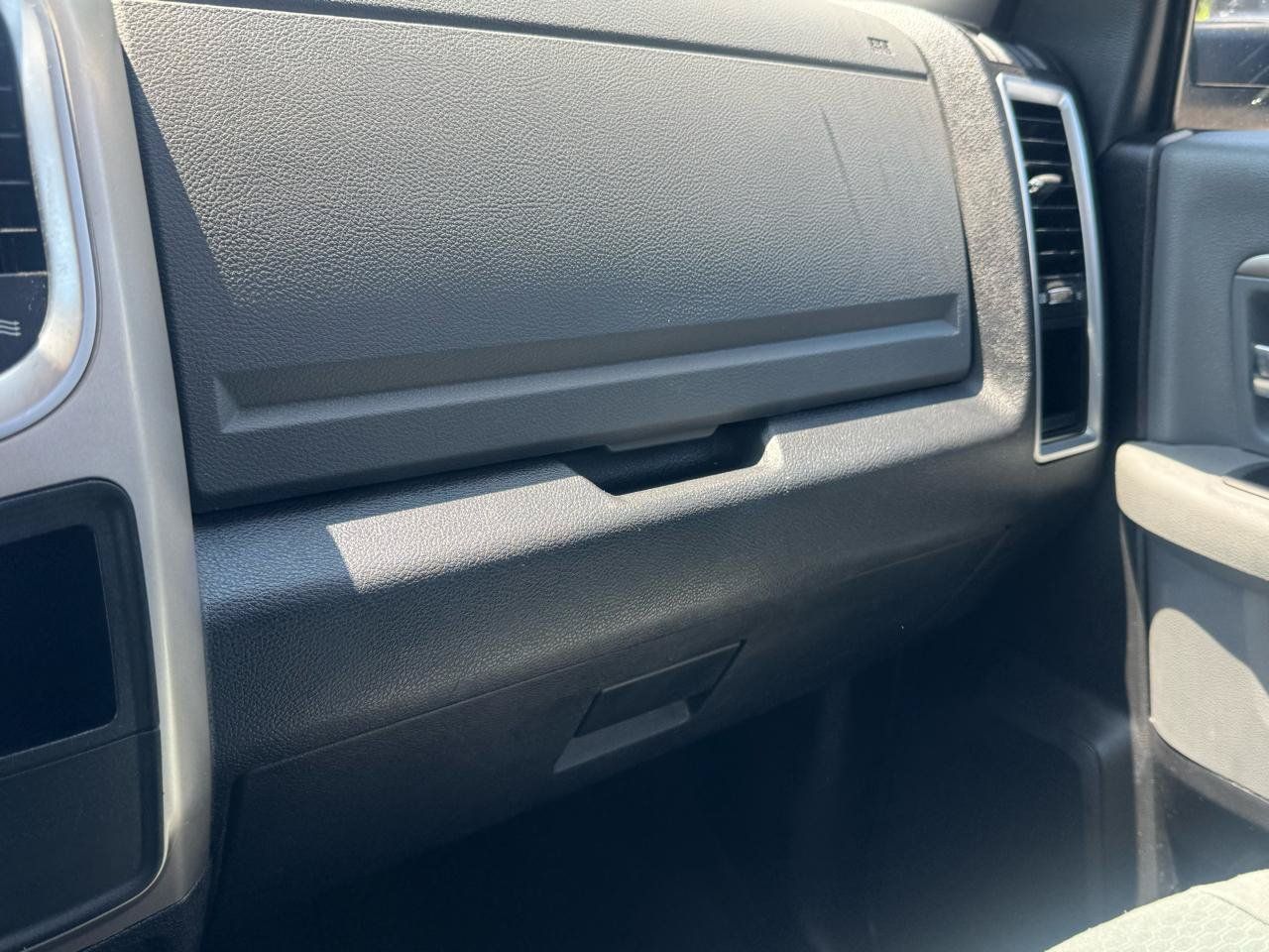 Used 2017 RAM 1500 Classic SLT RWD image 36
