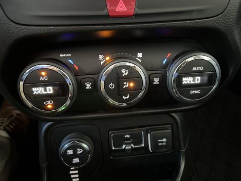 Used 2017 Jeep Renegade Trailhawk image 20