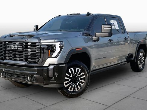 Used 2024 GMC Sierra 2500 Denali Ultimate AWD/4WD image 2