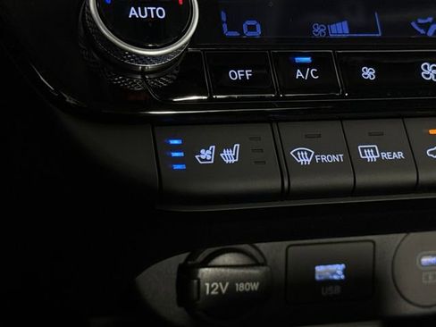 Used 2025 Hyundai Elantra Limited FWD image 21