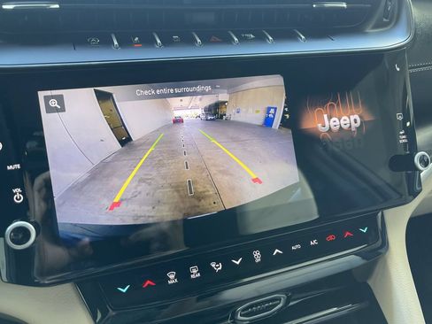 New 2026 Jeep Grand Cherokee Limited w/ Limited Altitude Package AWD/4WD image 19