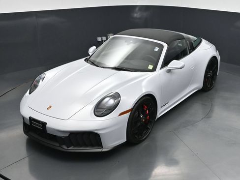 Certified 2025 Porsche 911 Targa 4 GTS AWD/4WD image 16