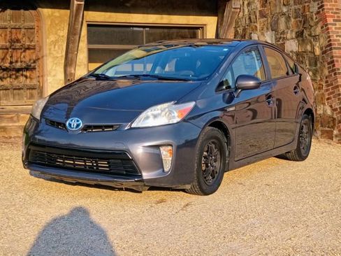 Used 2013 Toyota Prius Three w/ Solar Roof Pkg FWD image 4