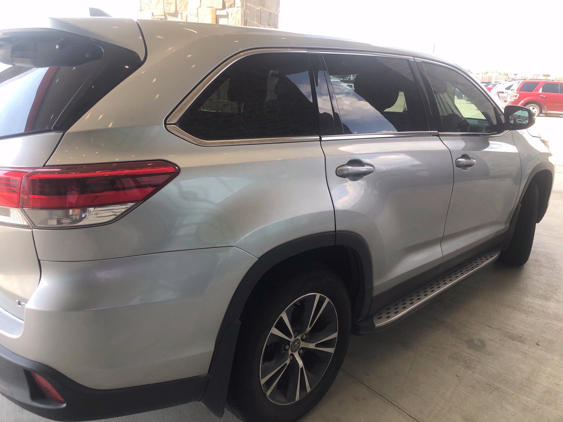 Used 2019 Toyota Highlander Plus FWD image 7