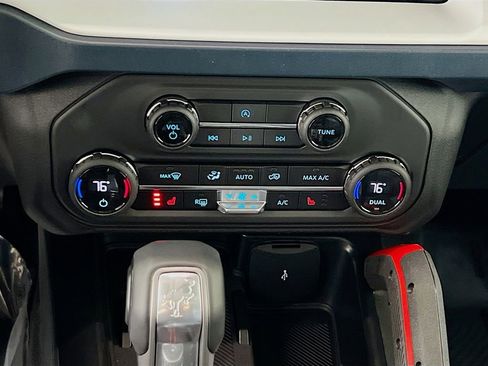 New 2025 Ford Bronco Heritage Edition image 9