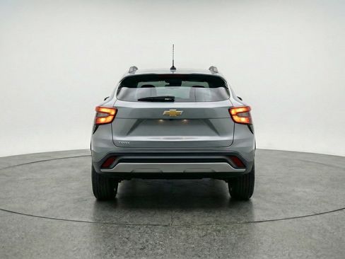 Used 2025 Chevrolet Trax LT w/ LT Convenience Package FWD image 7