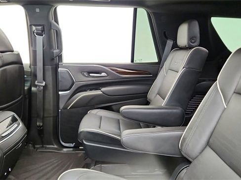 Used 2023 Cadillac Escalade Premium Luxury w/ Performance Package image 33