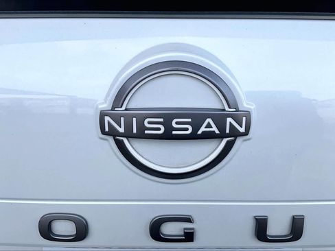 Certified 2024 Nissan Rogue SV image 30