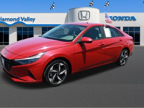 Used 2023 Hyundai Elantra SEL w/ Convenience Package FWD image 3