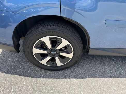 Used 2017 Subaru Forester 2.5i Premium AWD/4WD image 5