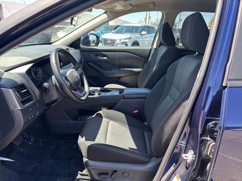 Used 2025 Nissan Rogue SV FWD image 29