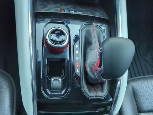 Used 2024 GMC Canyon AT4X image 20