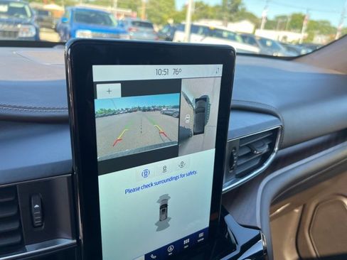 Certified 2021 Ford Explorer King Ranch w/ Premium Technology Package image 16