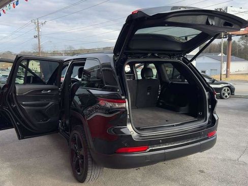 Used 2023 Jeep Grand Cherokee Altitude image 19