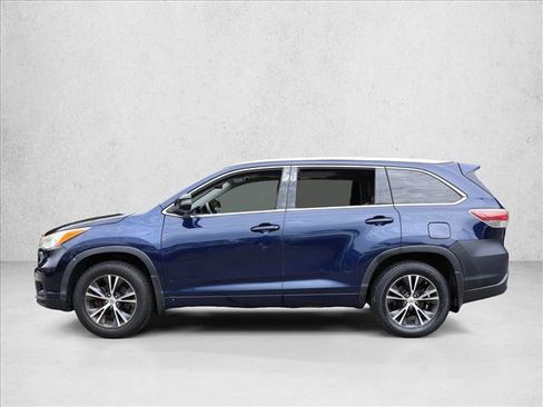 Used 2016 Toyota Highlander XLE AWD/4WD image 8