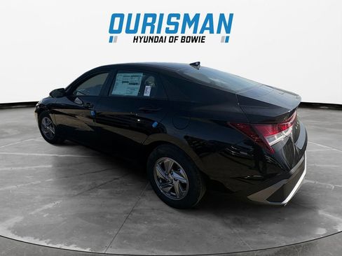 New 2026 Hyundai Elantra SE FWD image 4