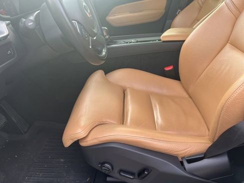 Used 2019 Volvo XC60 T5 Momentum w/ Multimedia Package image 11