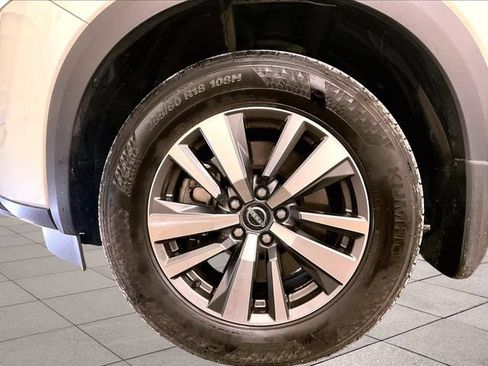 Used 2023 Nissan Pathfinder SL w/ Black Appearance Package AWD/4WD image 8