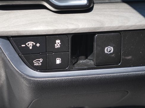 Used 2025 Kia Sportage X-Line AWD/4WD image 6