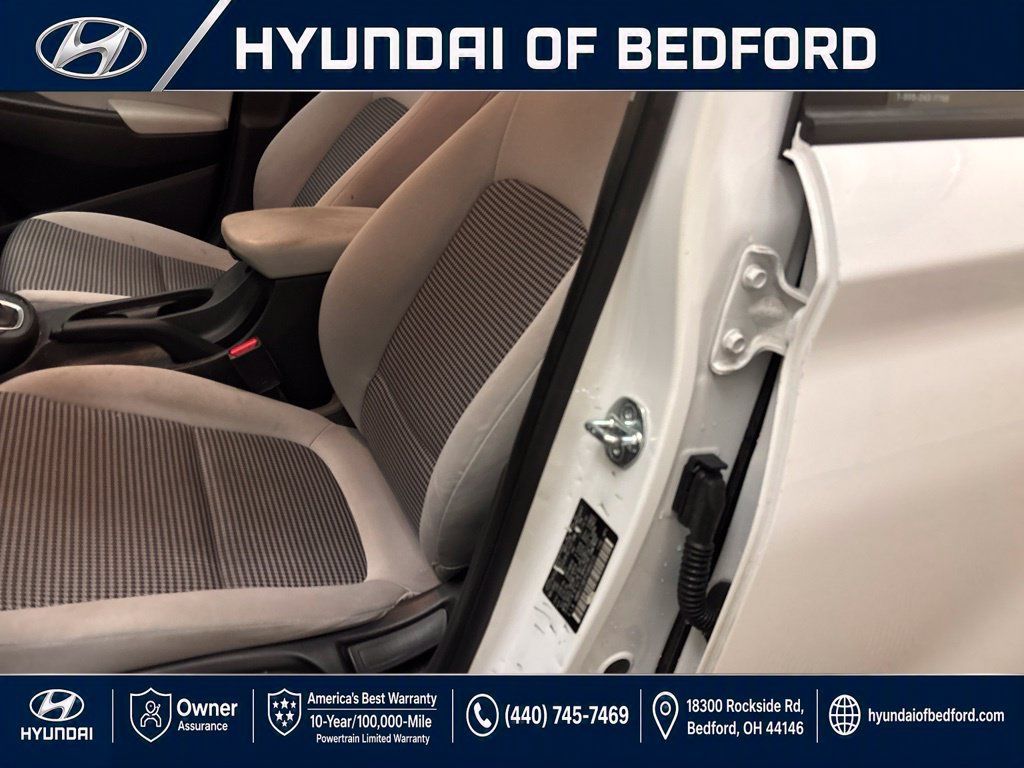 Used 2023 Hyundai Kona SE w/ Cargo Package AWD/4WD image 13