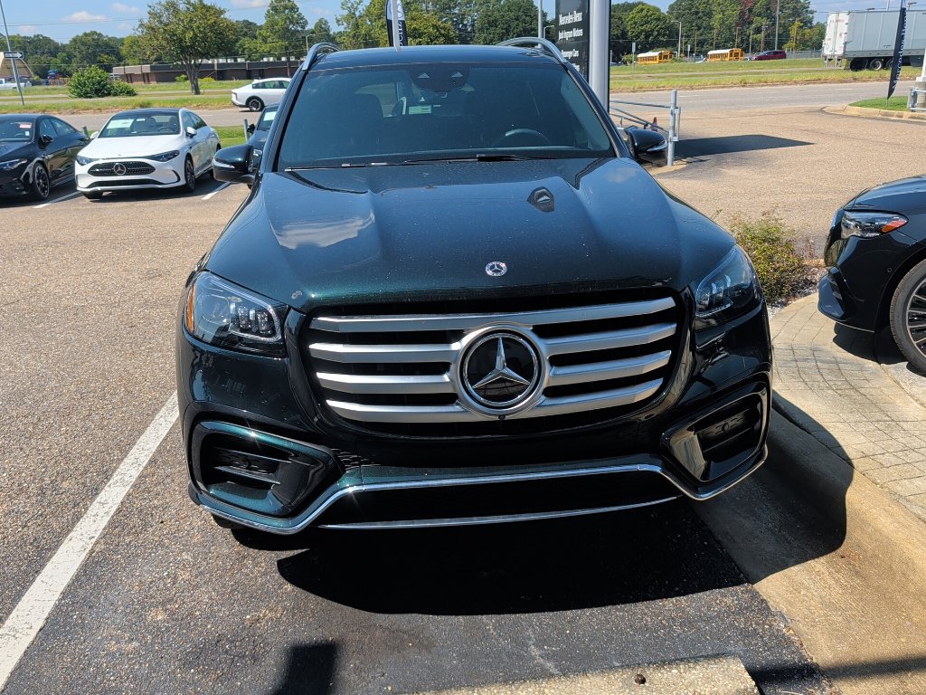 Used 2025 Mercedes-Benz GLS 450 4MATIC image 3