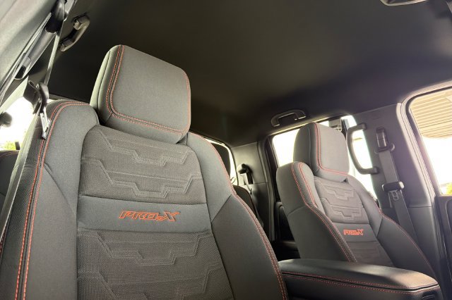 Used 2025 Nissan Frontier Pro-X RWD image 19