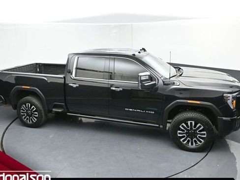 Used 2025 GMC Sierra 2500 Denali Ultimate w/ Max Trailering Package image 16