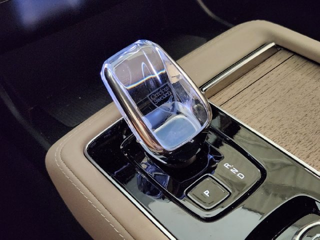 Certified 2026 Volvo XC90 B6 Plus w/ Protection Package Premier AWD/4WD image 20