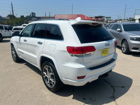 Used 2019 Jeep Grand Cherokee Overland AWD/4WD image 5