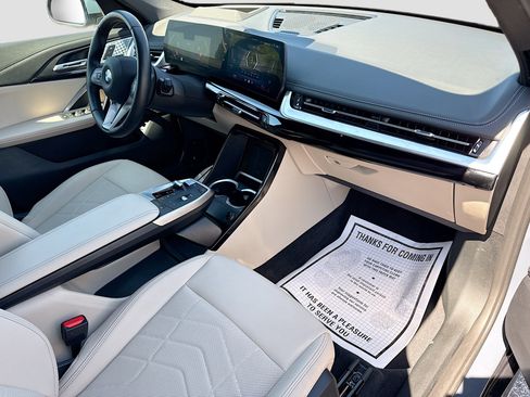 Used 2025 BMW X1 xDrive28i w/ Technology Package image 13