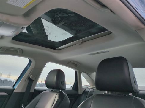 Used 2020 Volkswagen Jetta SE w/ SE Cold Weather Package image 19