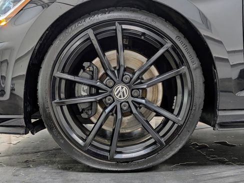 Used 2019 Volkswagen Golf 4-Door image 12