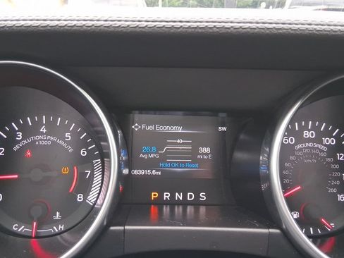 Used 2018 Ford Mustang Coupe RWD image 18