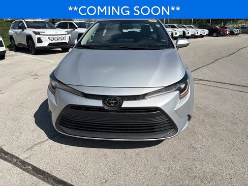 Used 2024 Toyota Corolla LE FWD image 2
