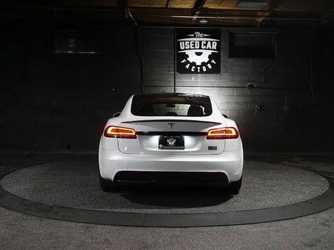 Used 2022 Tesla Model S Plaid image 9