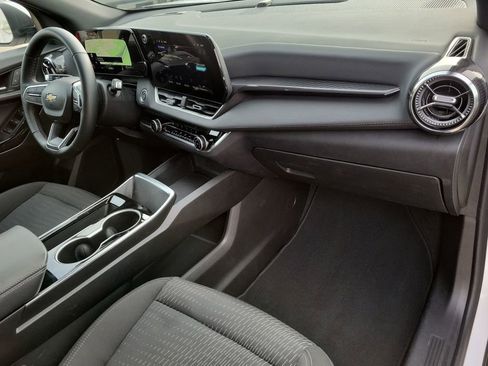 Certified 2025 Chevrolet Equinox LT image 28