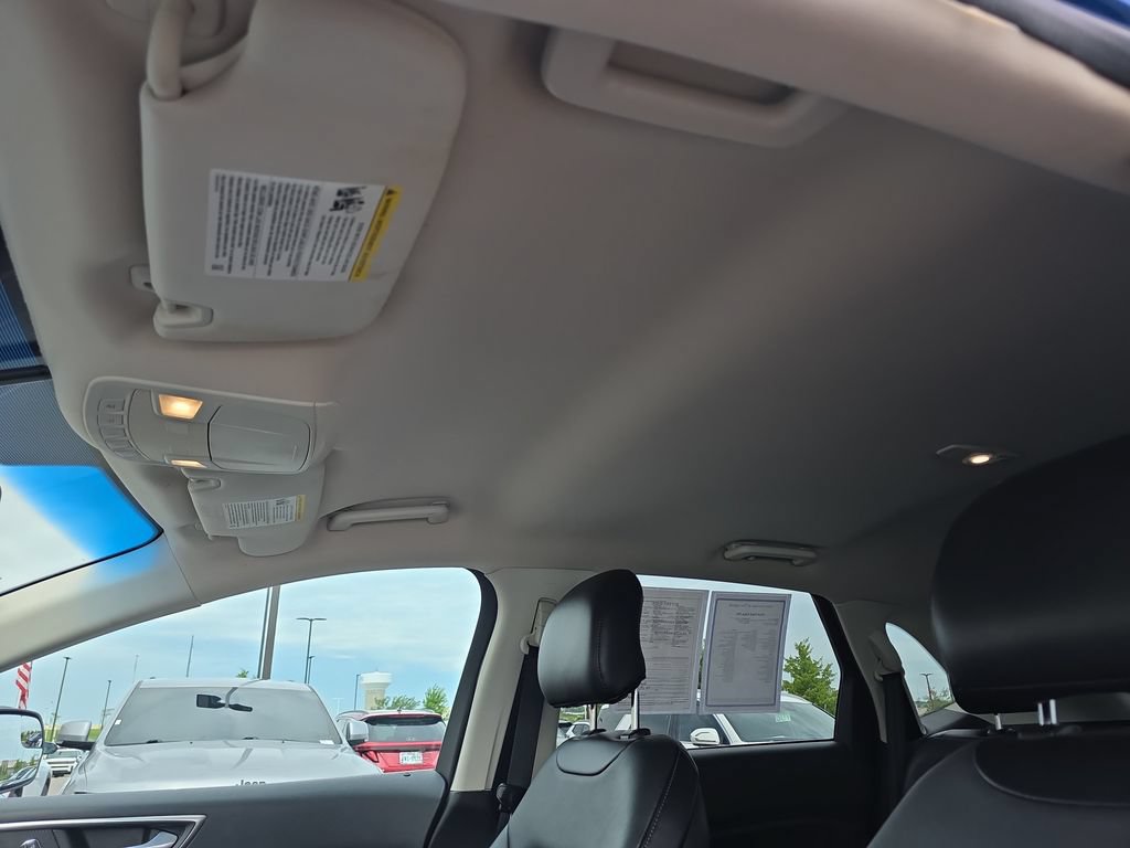 Used 2018 Ford Edge SEL w/ Equipment Group 201A AWD/4WD image 19